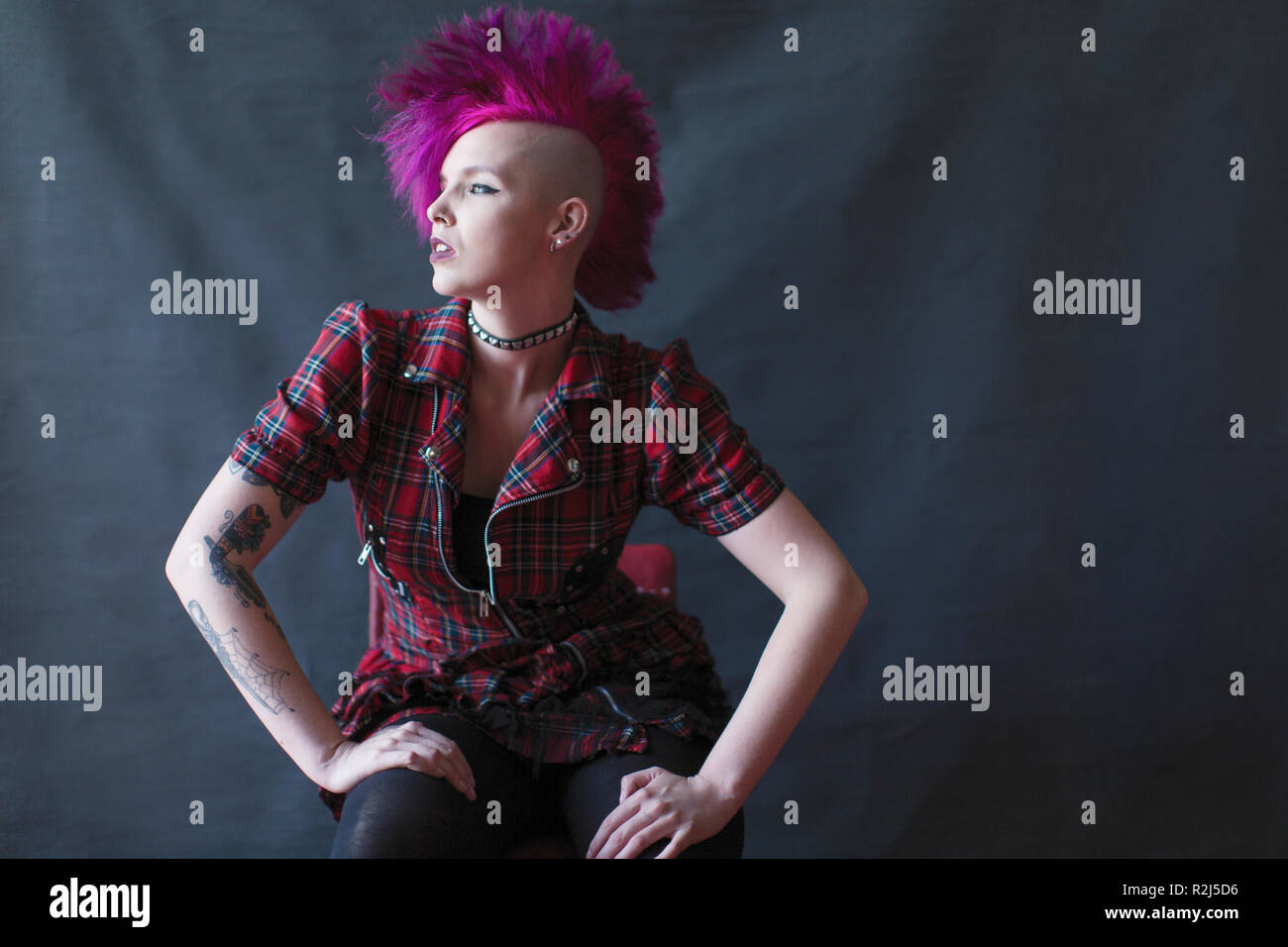 Woman pink dress portrait hi-res stock photography and images - Alamy