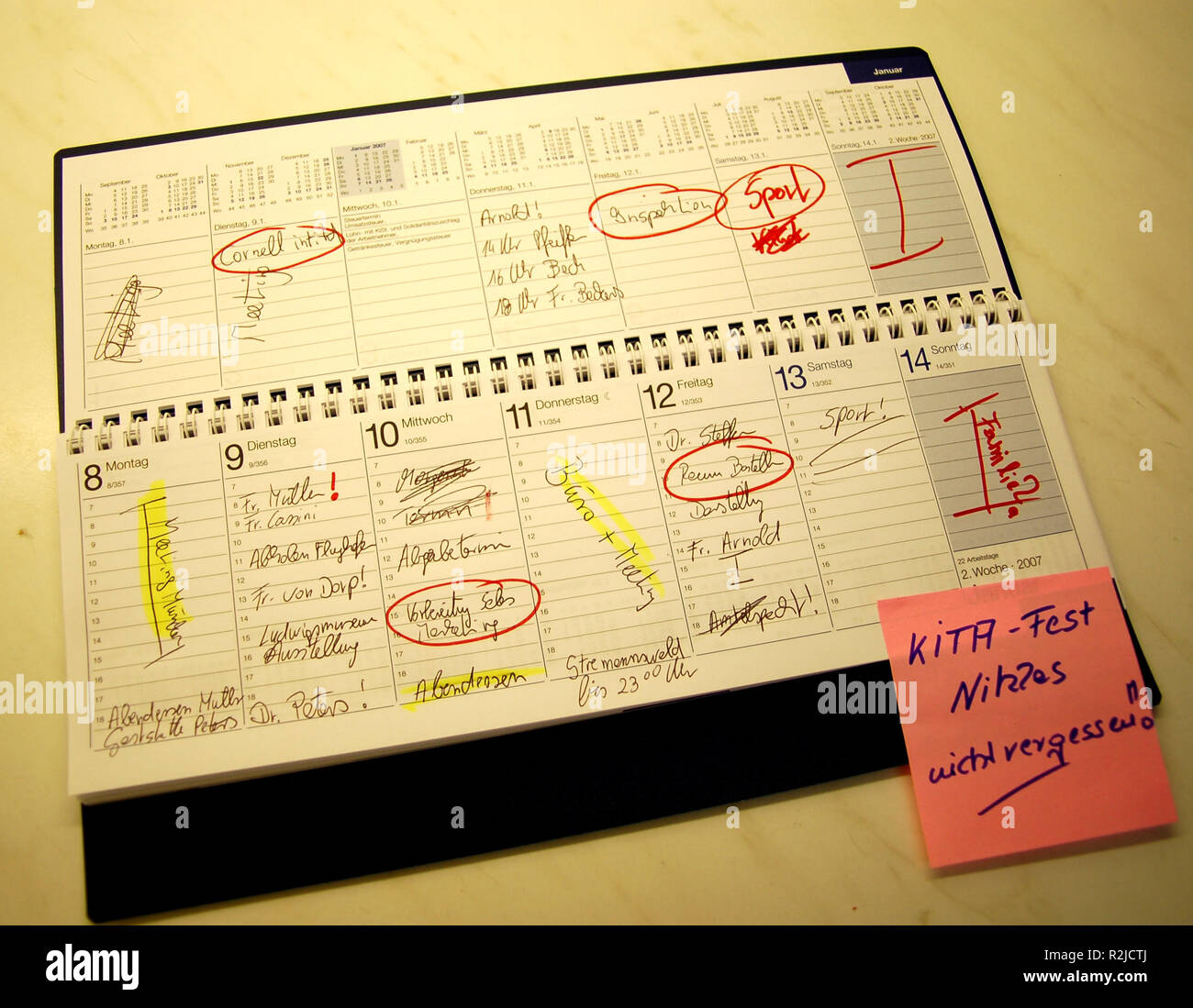 Week calendar hi-res stock photography and images - Alamy