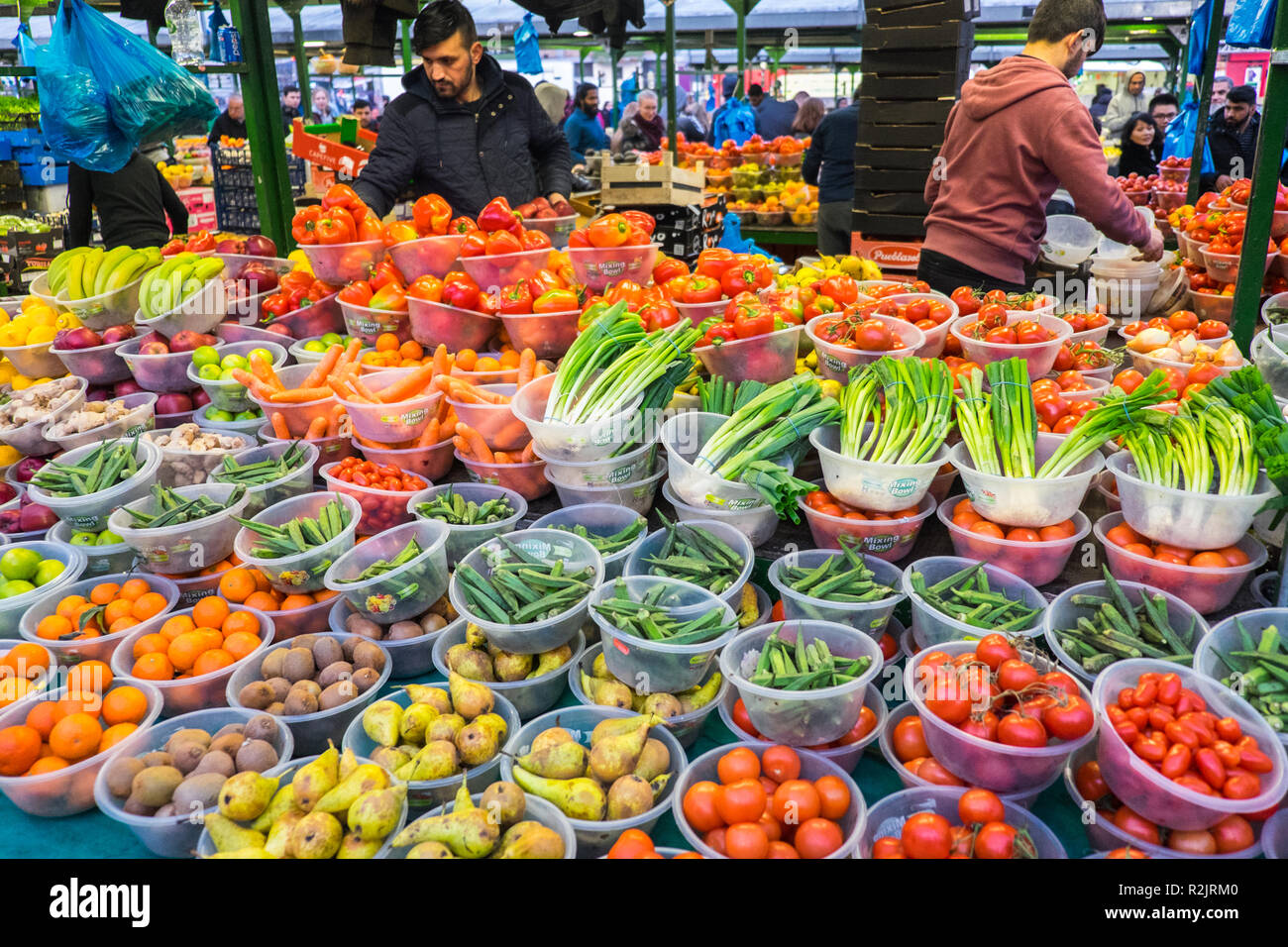 Fruit,and,vegetables,veg,vegetable,stalls,at,outdoor,section,of,Rag
