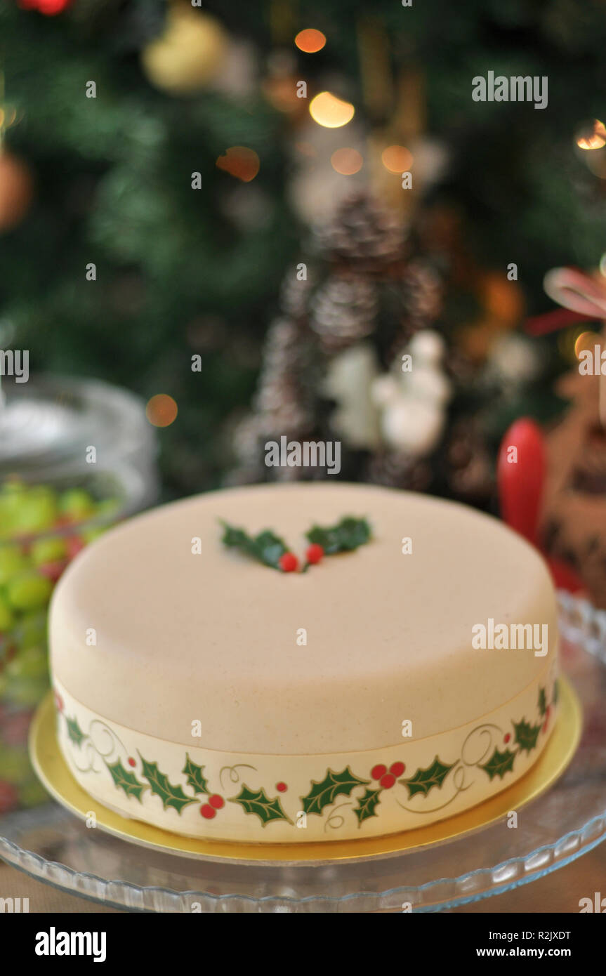 Marzipan icing fruit cake hi-res stock photography and images - Alamy