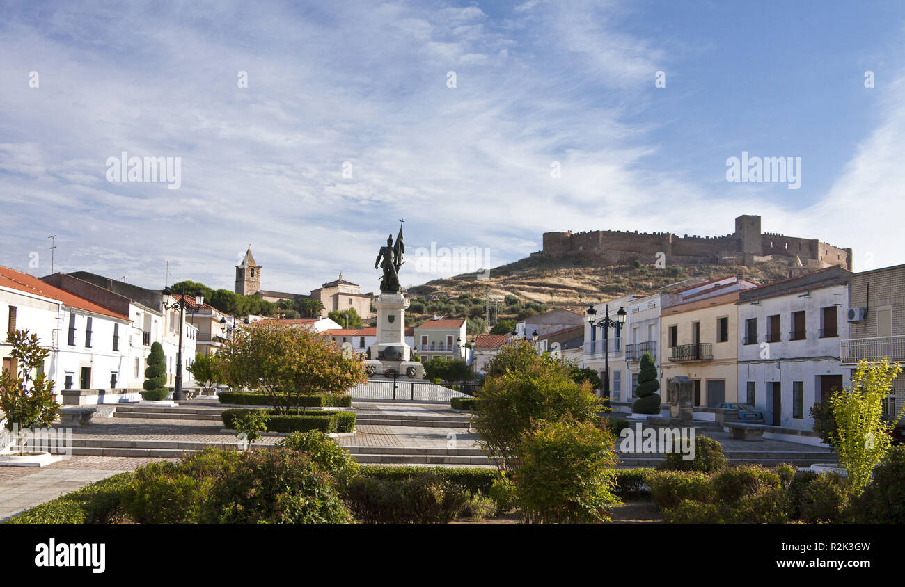 Spain, Extremadura, castle of Medellín and statue of Hernan Cortes, Stock Photo