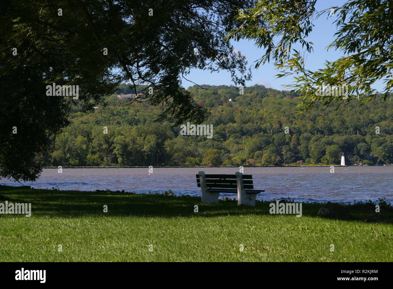 Lakes and inlets hi-res stock photography and images - Alamy