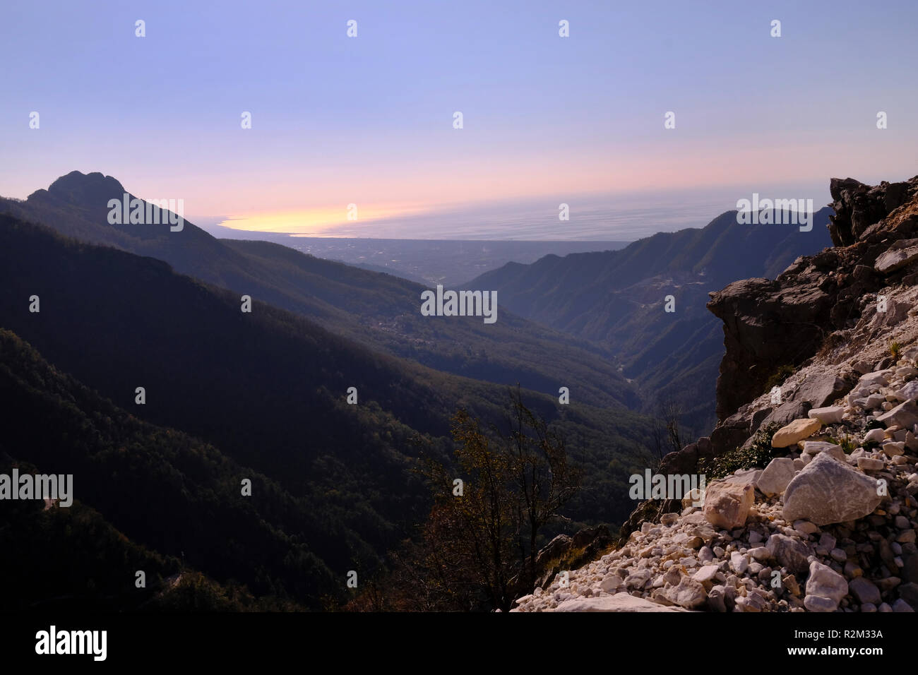 Unplugged: exploring nature, hiking on Tuscany mountains, breathtaking panorama (Italy). Stock Photo