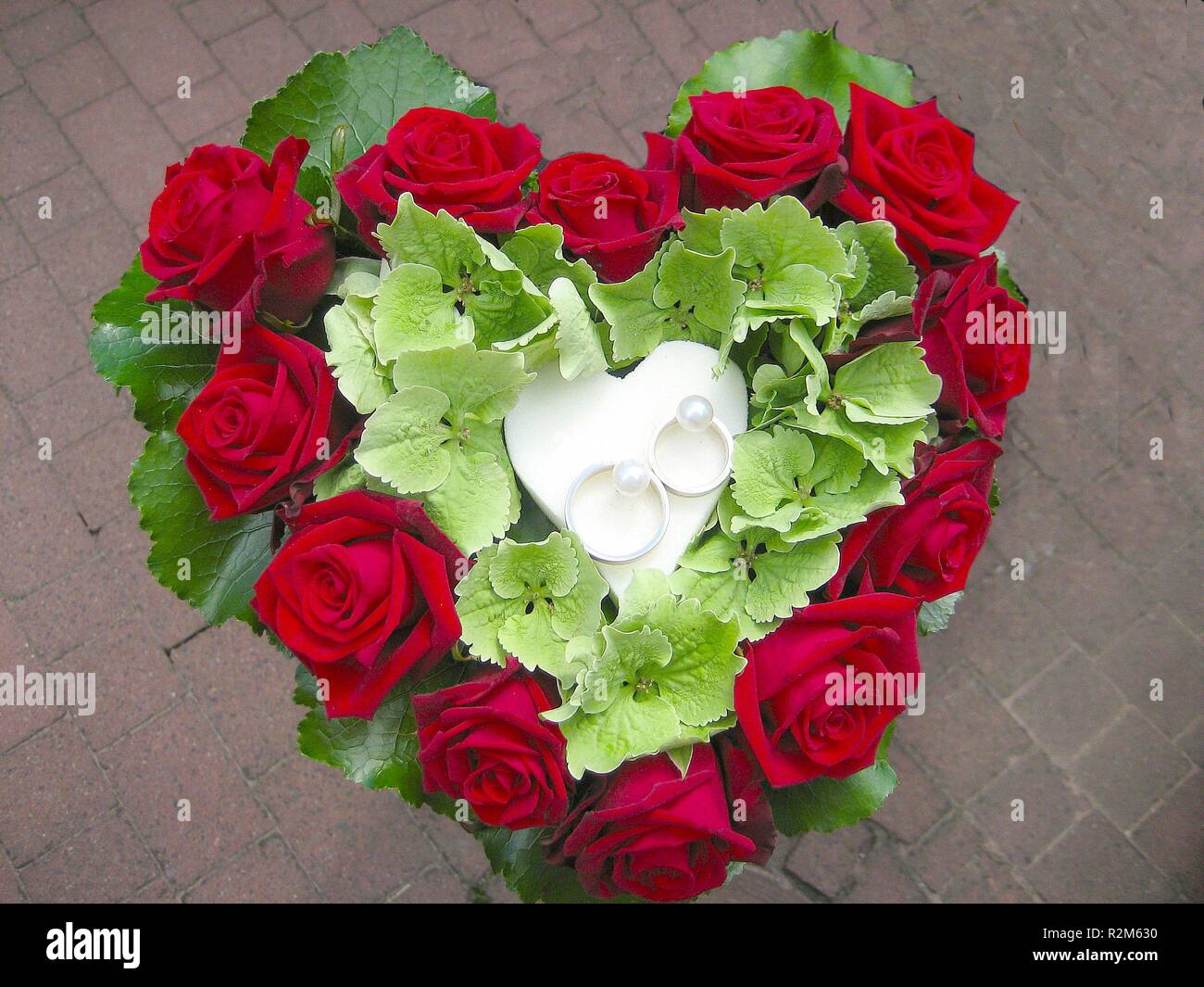 rose heart for wedding rings Stock Photo - Alamy