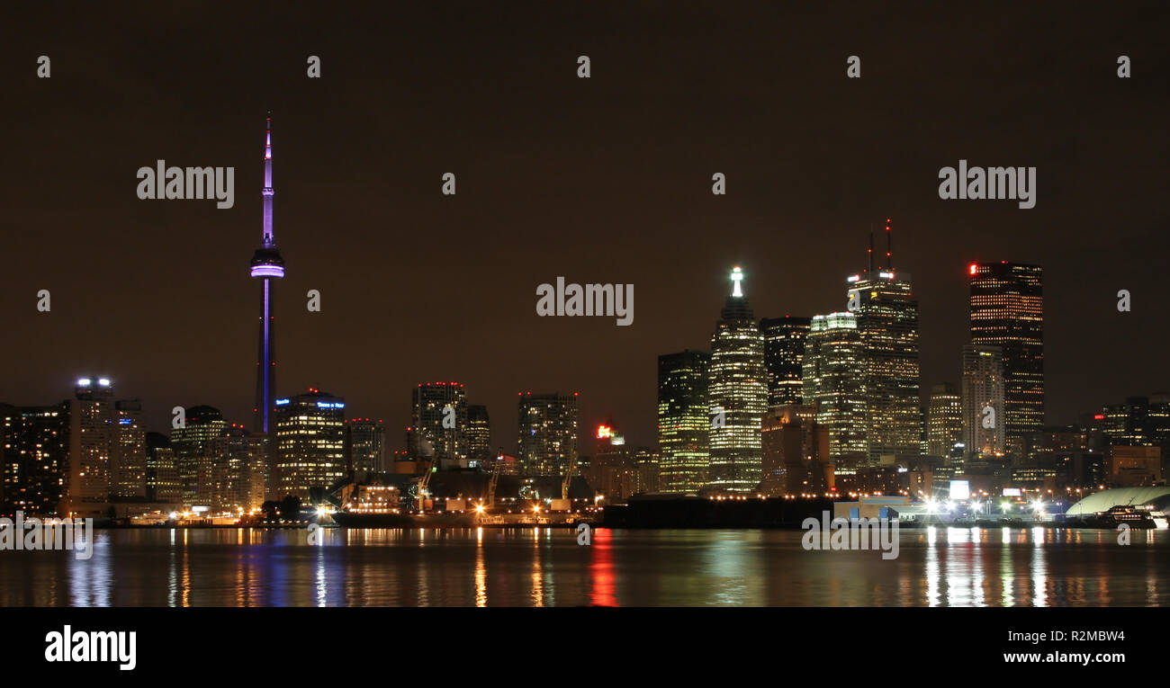 toronto skyline at night Stock Photo - Alamy