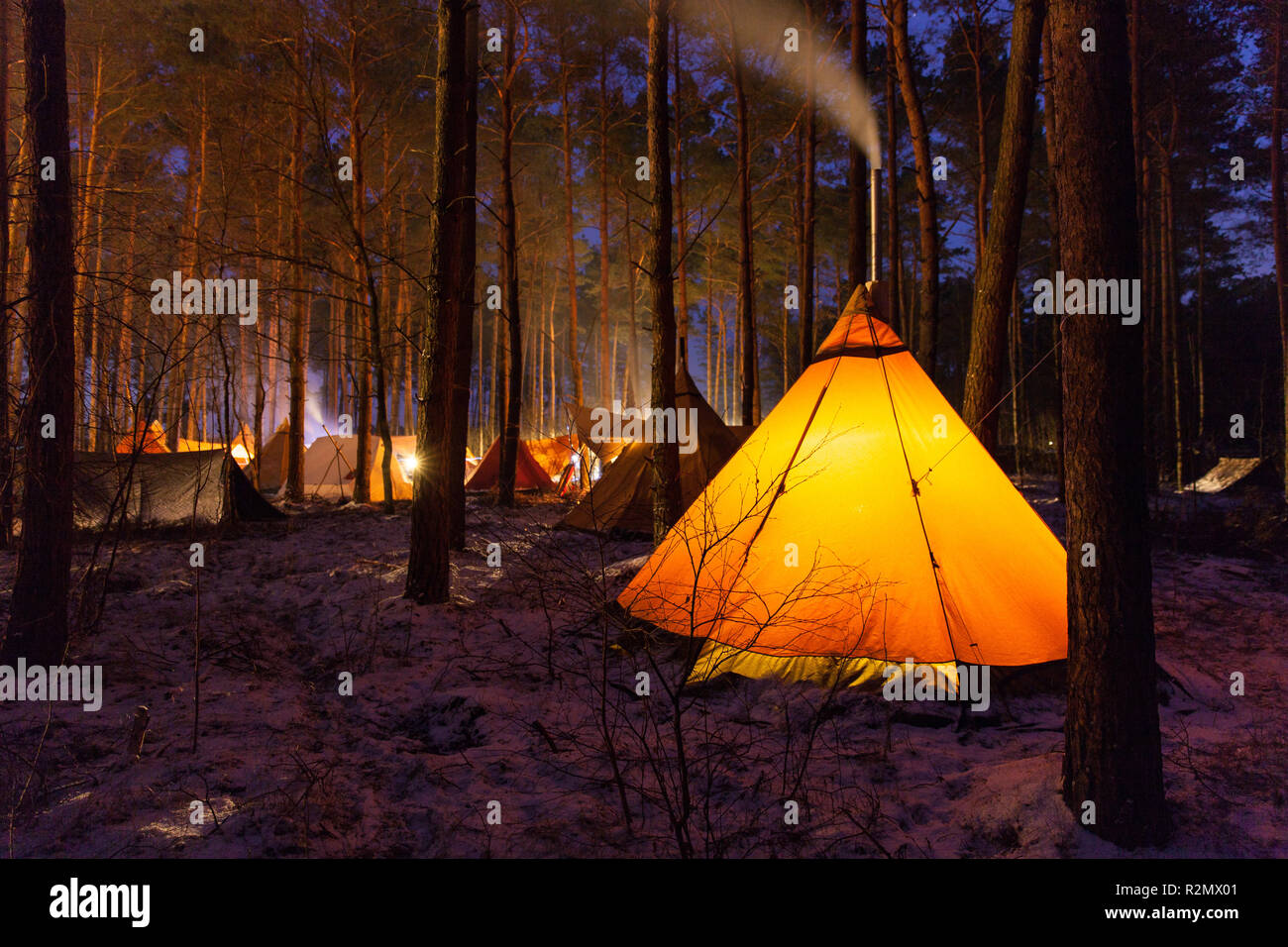 Tepee in snow hi-res stock photography and images - Alamy