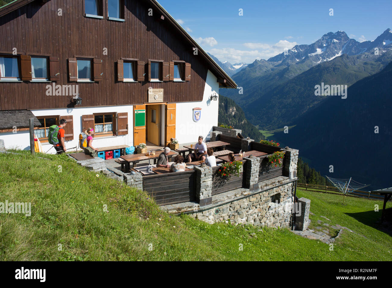 Ludwigsburger Hütte Mountain Hut, Geigenkamm Range, Ötztal Alps, Tyrol, Austria Stock Photo