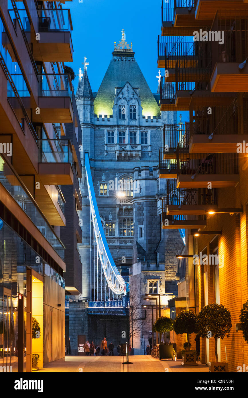 Apartment balcony london night hires stock photography and images Alamy