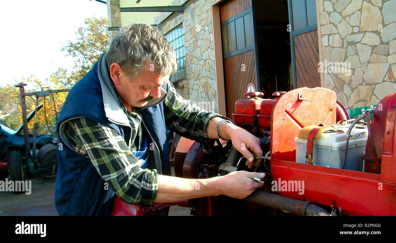 tractor repair 2 Stock Photo Alamy