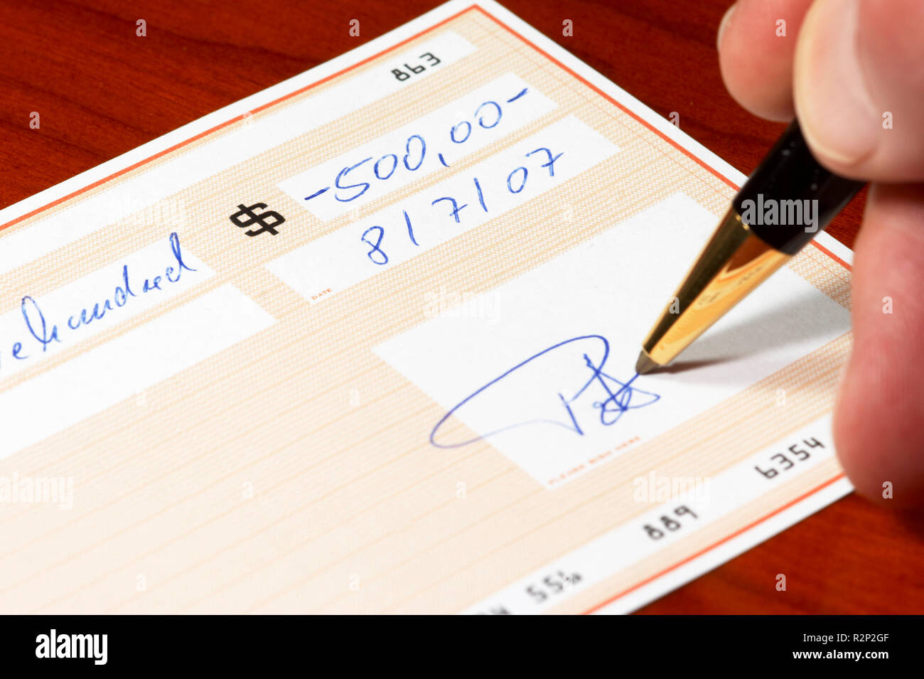 Bank check hi-res stock photography and images - Alamy