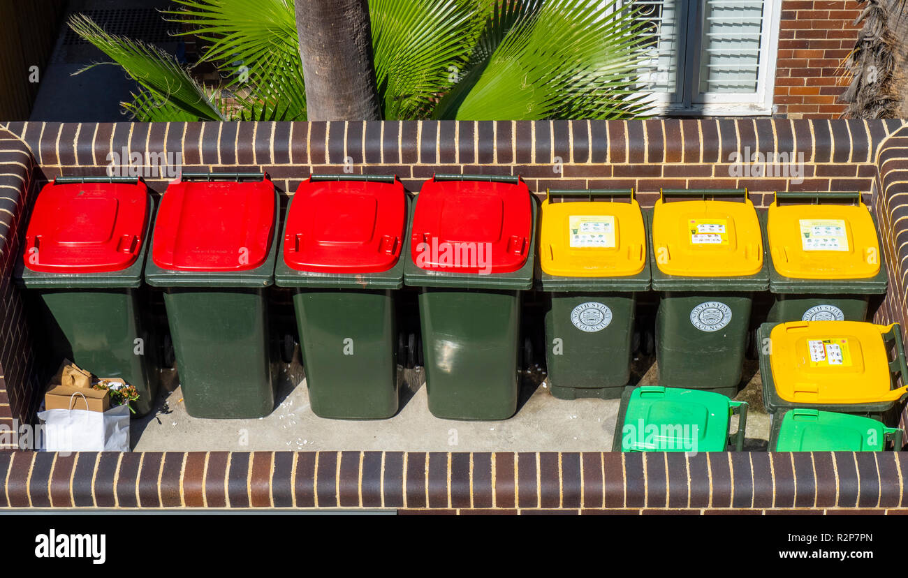 Wheelie rubbish bin lids hires stock photography and images Alamy