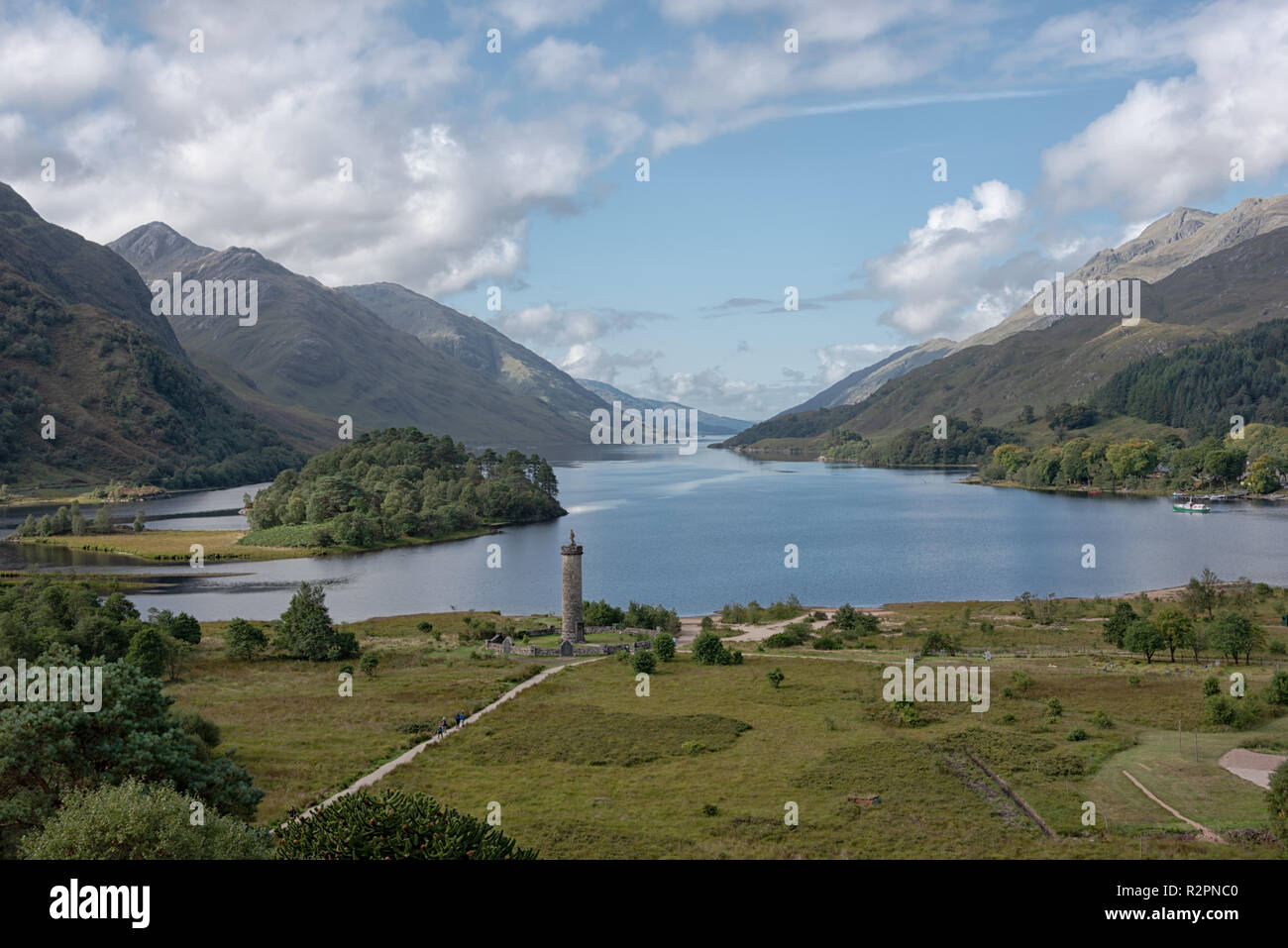 Glenfinnan Monument and Loch Shiel near Harry Potter Viaduct Stock Photo