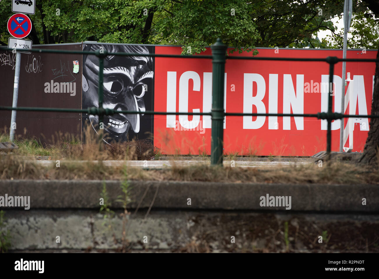 Ich bin da, Berlin, Spree, Graffiti, Stock Photo