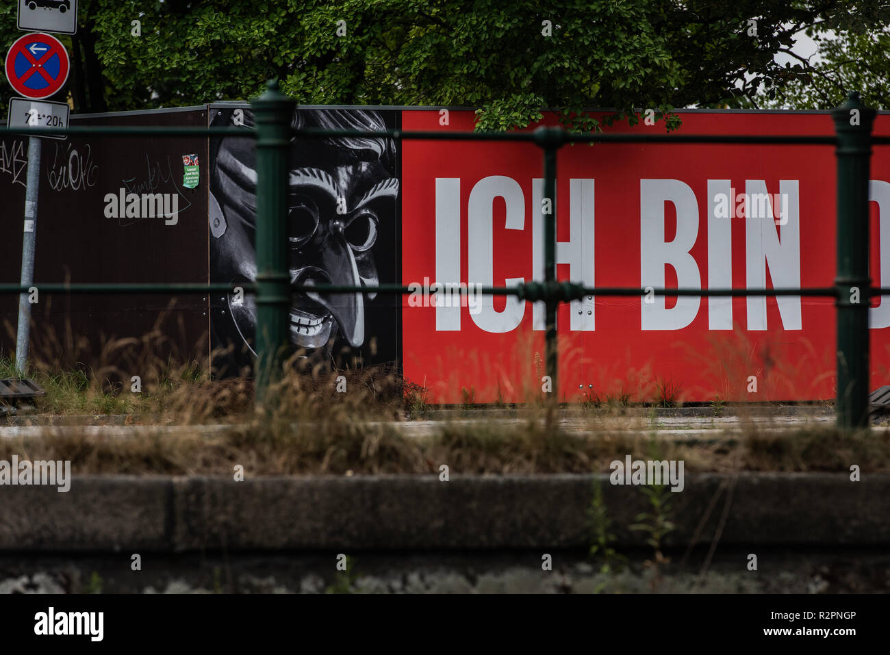 Ich bin da, Berlin, Spree, Graffiti, Stock Photo