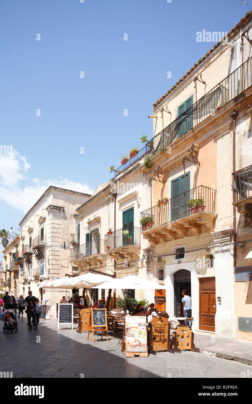 Cafe sicilia noto hi-res stock photography and images - Alamy