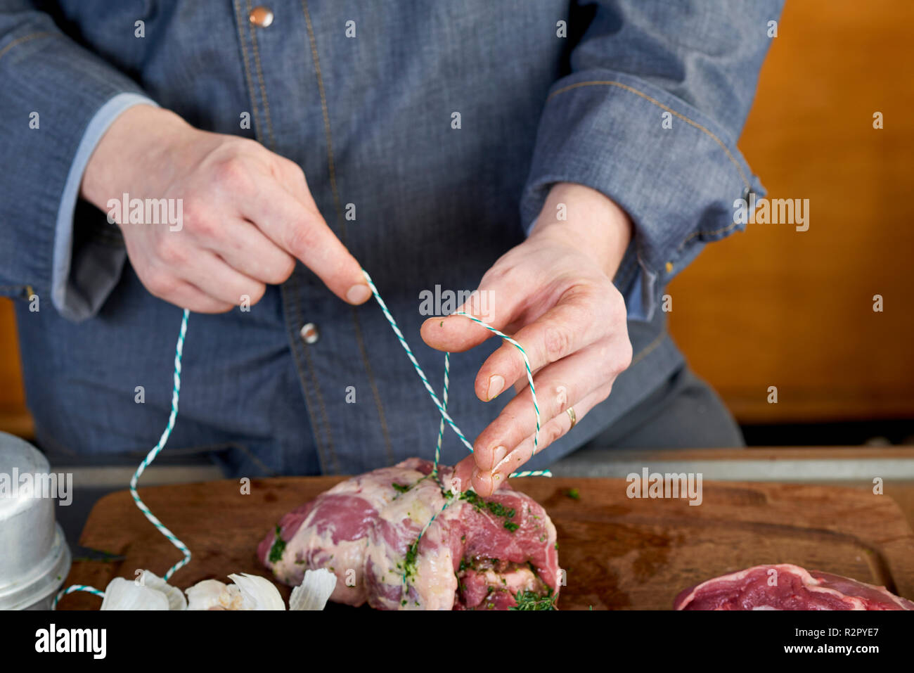 Trussing a leg of lamb hires stock photography and images Alamy