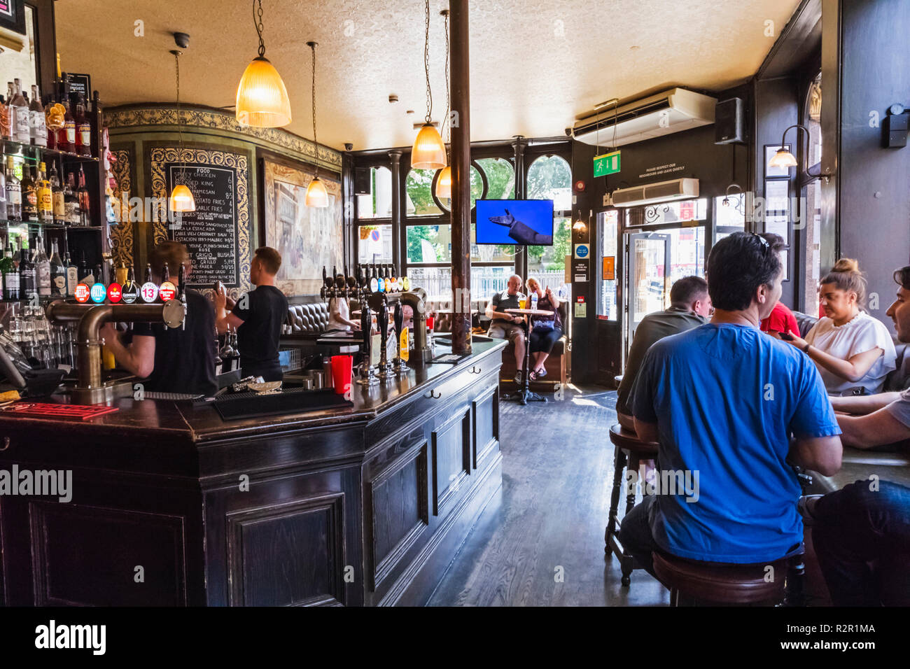 England, London, Shoreditch, Spitafields, The Ten Bells Pub Stock Photo