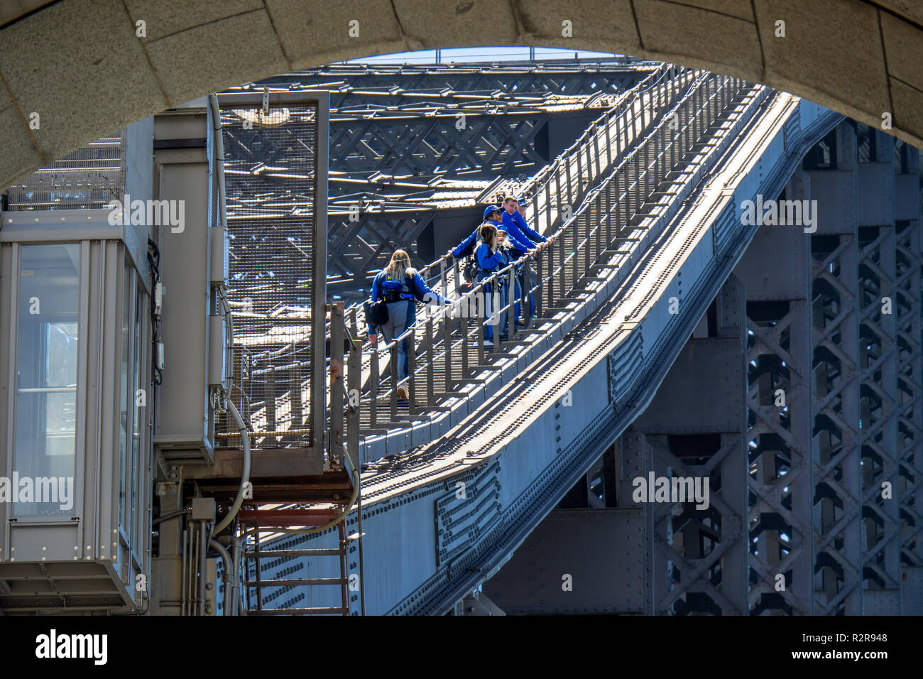 Truss trusses girder girders hi-res stock photography and images - Alamy