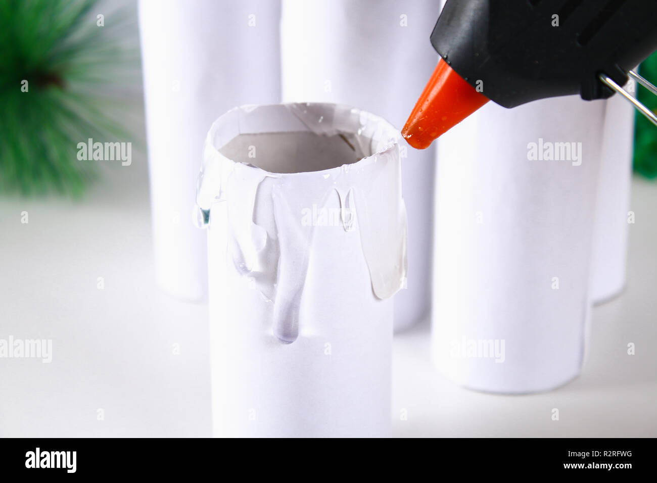 How to make white Christmas candles plugs toilet paper rolls, hot glue