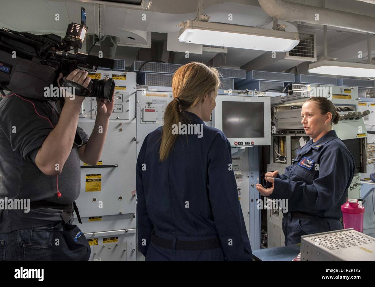 ATLANTIC OCEAN (Nov. 2, 2018) Aviation Electronics Technician 2nd Class