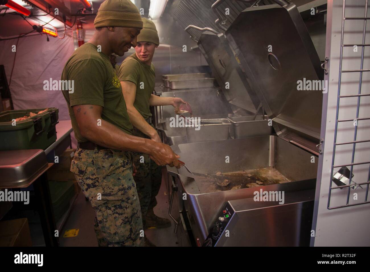Expeditionary Field Kitchen High Resolution Stock Photography and Images Alamy