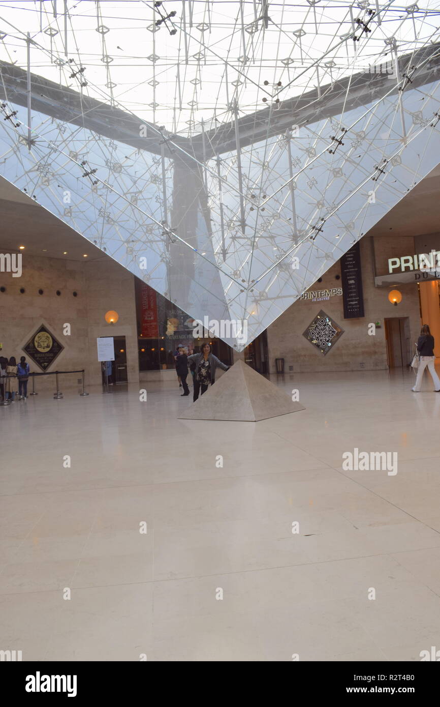 Inverted pyramid hi-res stock photography and images - Alamy