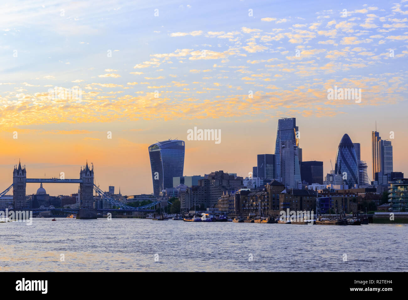 Landmarks in london hi-res stock photography and images - Alamy