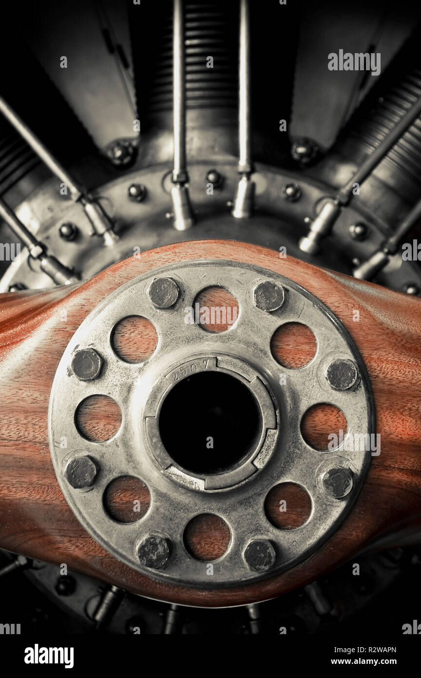 Cylinders airplane hi-res stock photography and images - Alamy
