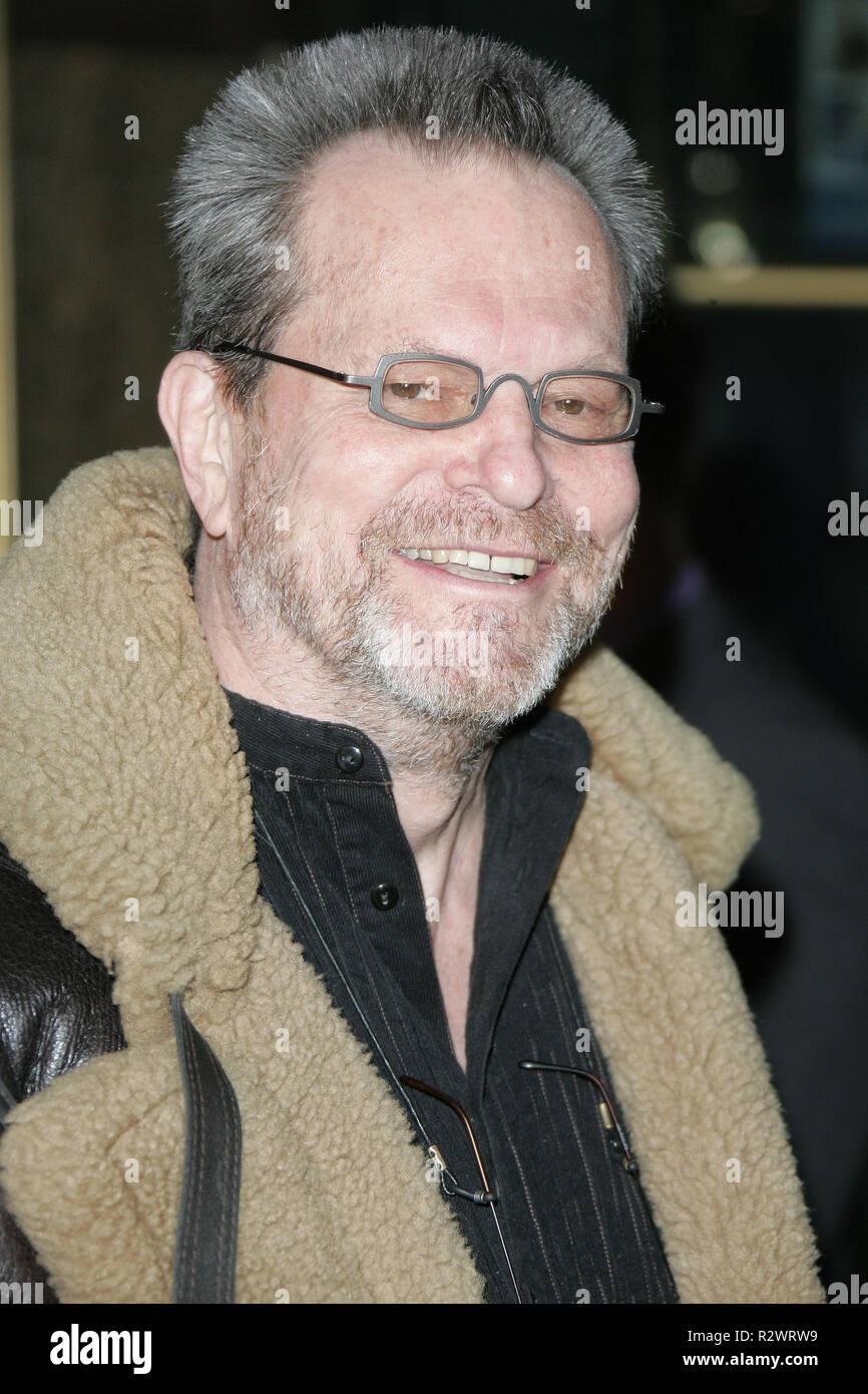 TERRY GILLIAM THE HITCHHIKER'S GUIDE TO THE GALAXY PREMIERE EMPIRE CINEMA LEICESTER SQUARE LONDON 20 April 2005 Stock Photo