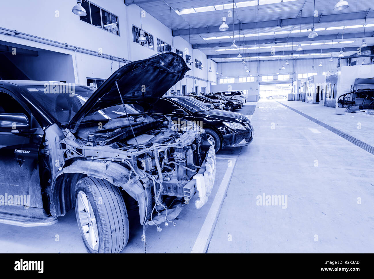 Auto repair factory Stock Photo Alamy