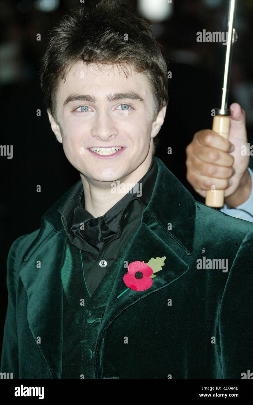 DANIEL RADCLIFFE HARRY POTTER & THE GOBLET OF FIRE FILM PREMIER ODEON LEICESTER SQUARE LONDON ENGLAND 06 November 2005 Stock Photo