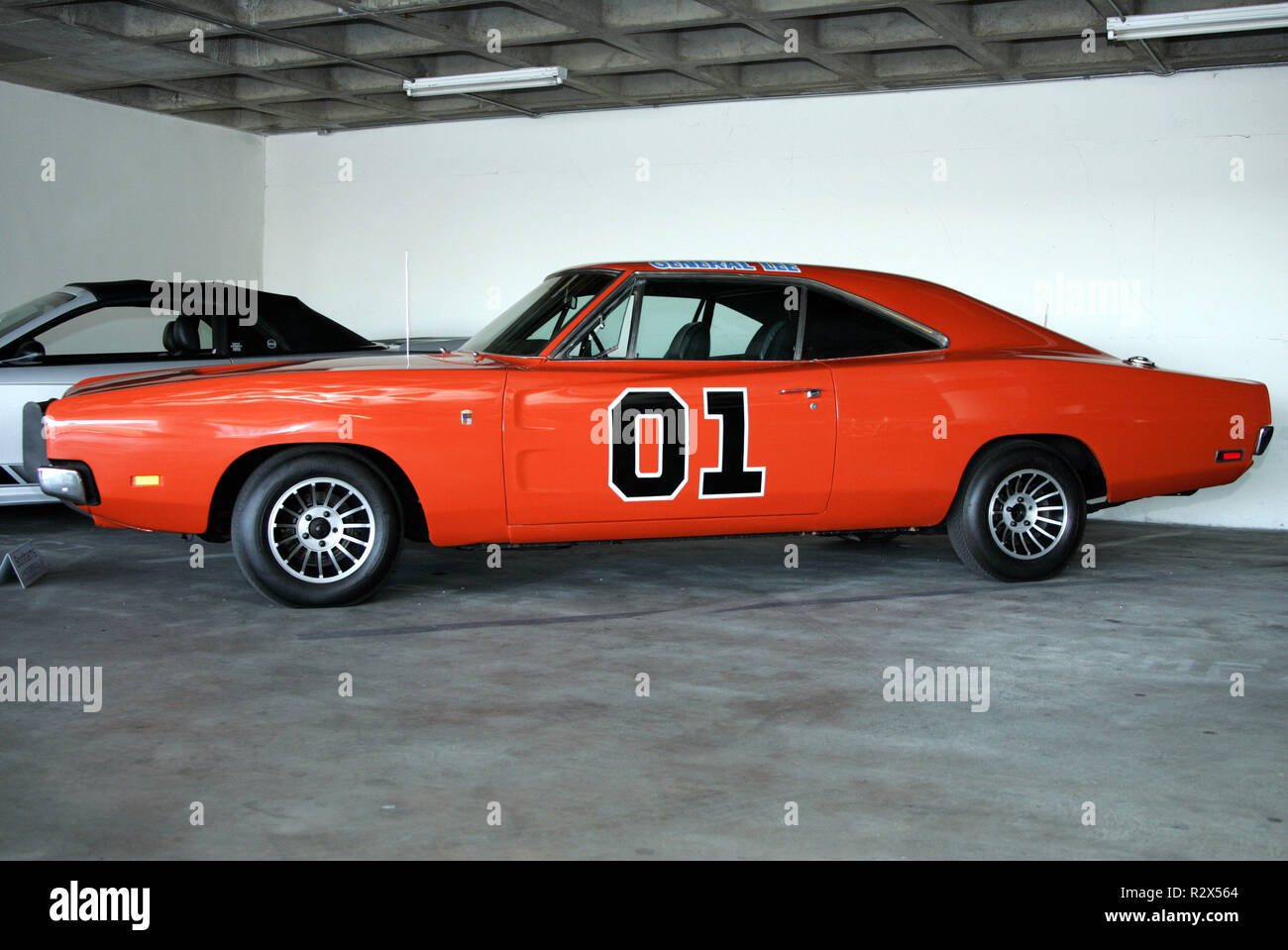 1969 DODGE CHARGER (THE GENERAL LEE FROM THE DUKES OF HAZZARD) GEORGE  BARRIS COLLECTION PETERSEN MUSEUM LOS ANGELES USA 13 May Stock Photo - Alamy