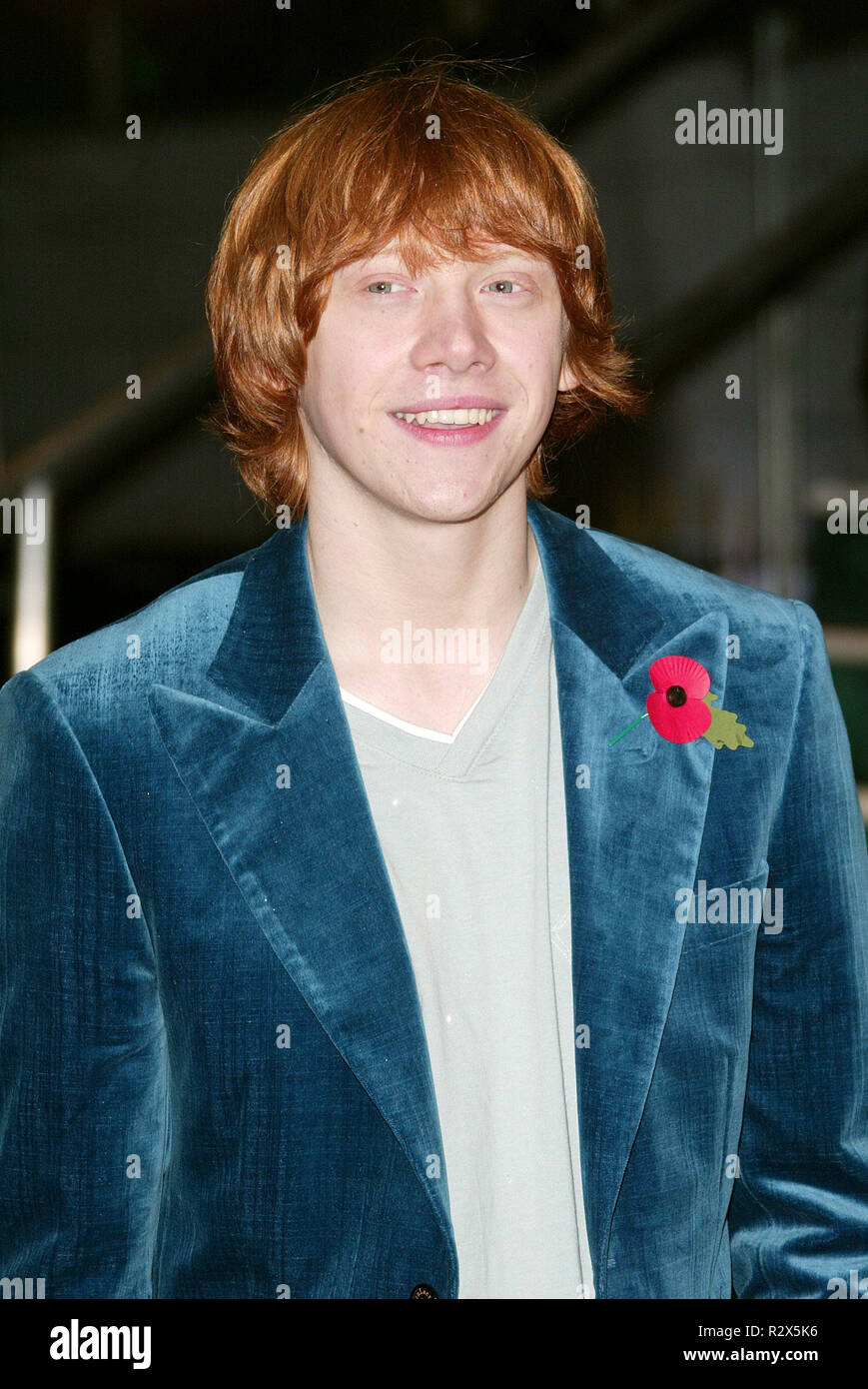 RUPERT GRINT HARRY POTTER \u0026 THE GOBLET OF FIRE FILM PREMIER THE ODEON  LEICESTER SQUARE LONDON ENGLAND 06 November 2005 Stock Photo - Alamy, image size:869x1390
