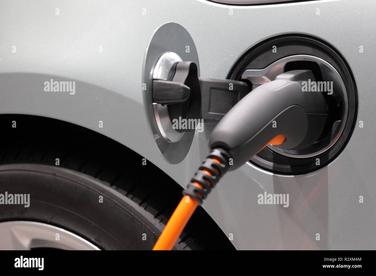 Electric car travel hi-res stock photography and images - Alamy