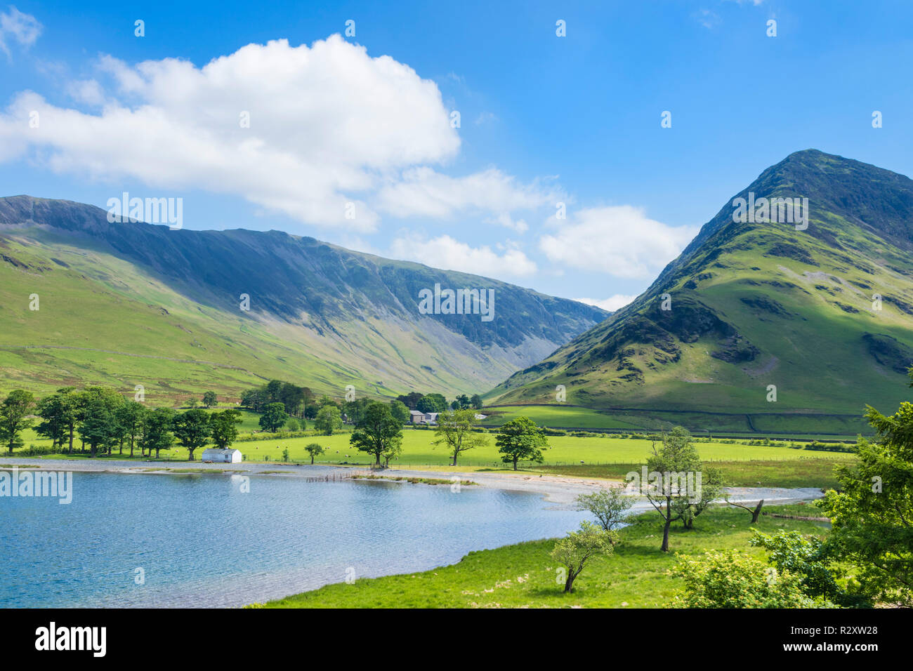 Lake District Uk White Painted Char Cottage Buttermere Lake District National Park Buttermere Cumbria England Uk Gb Stock Photo Alamy
