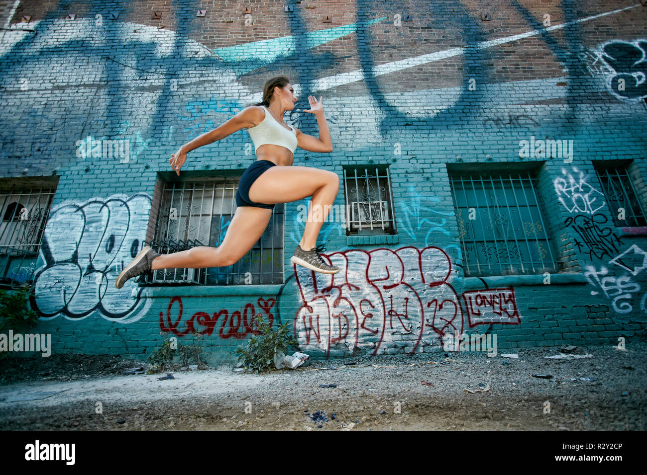 File:Viale matteotti, graffito Grace jones.JPG - Wikimedia Commons, image size:1300x956