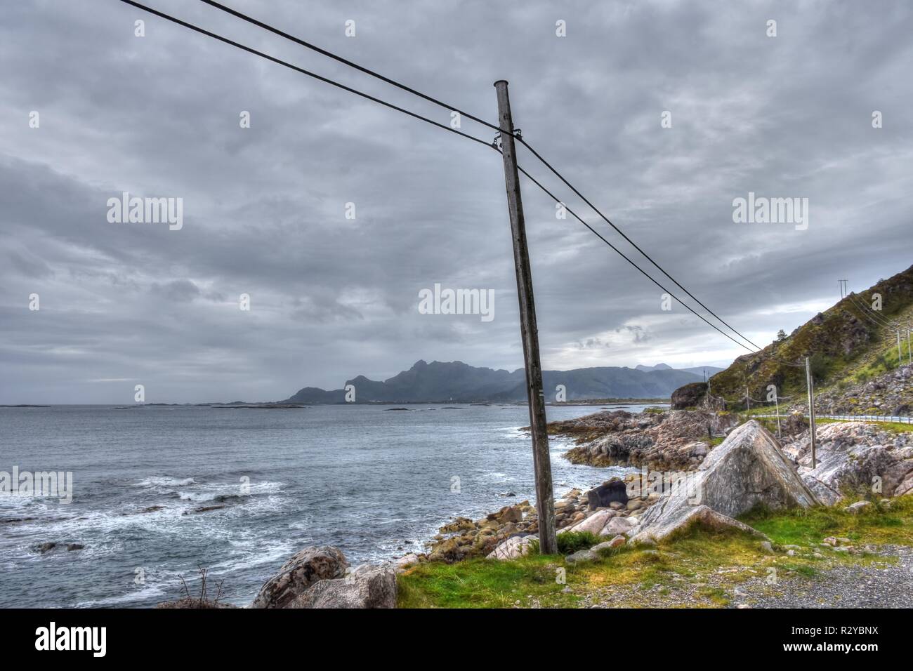 Norwegen, Lofoten, Straße, Landstraße, Norwegisches Meer, Atlantik, Atlantikküste, Leknes, Sundklakkstraumen, Hov, Hovsund, Fuglvika, Kvalnes, Stock Photo