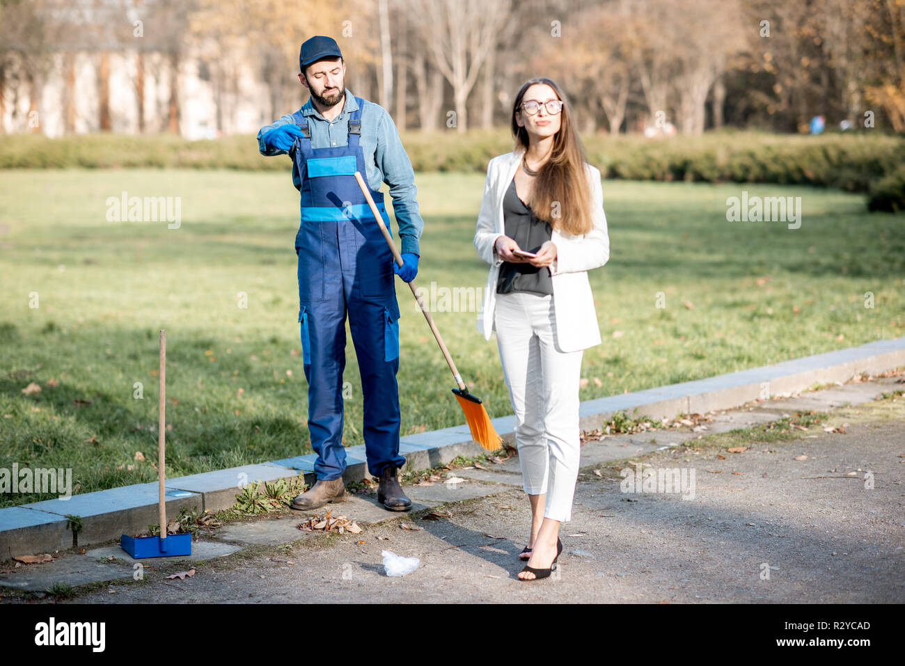 Angry gardener hi-res stock photography and images - Alamy