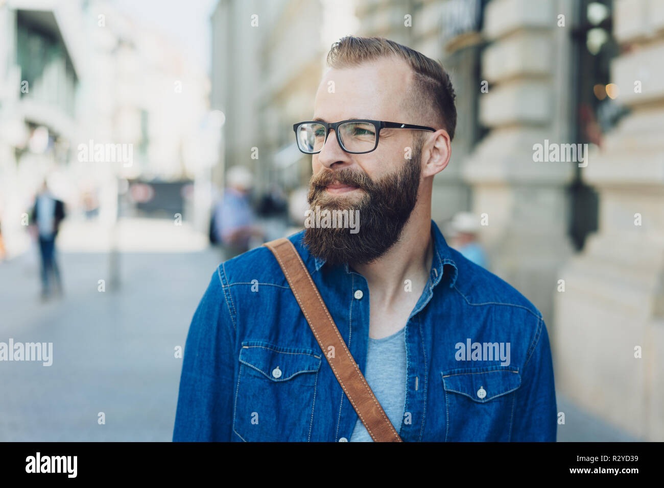 Bearded man wearing glasses hi-res stock photography and images - Alamy