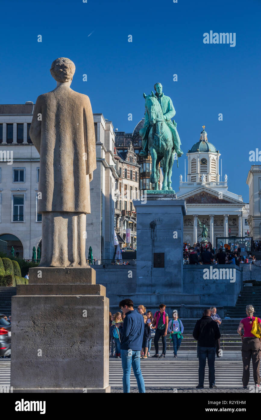 Brussels, statue of King Albert and Queen Elisabeth of Belgium with people arround Stock Photo