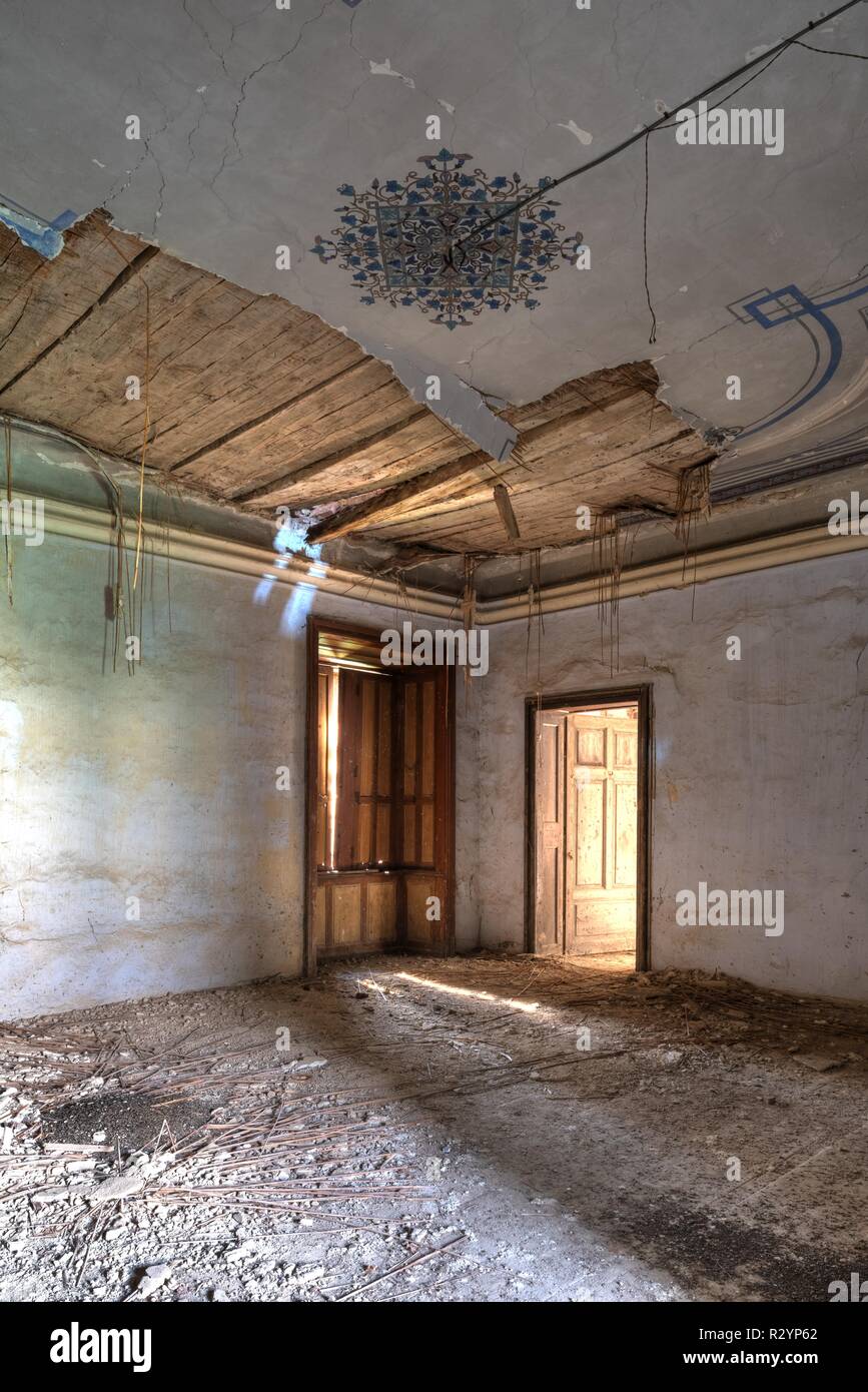 Niederösterreich, Verfallenes Schloss Ladendorf Stock Photo - Alamy