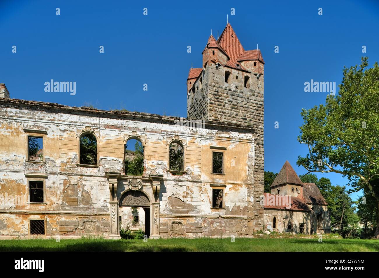 Schloss Pottendorf war ein bis nach 1945 bedeutendes Wasserschloss in ...