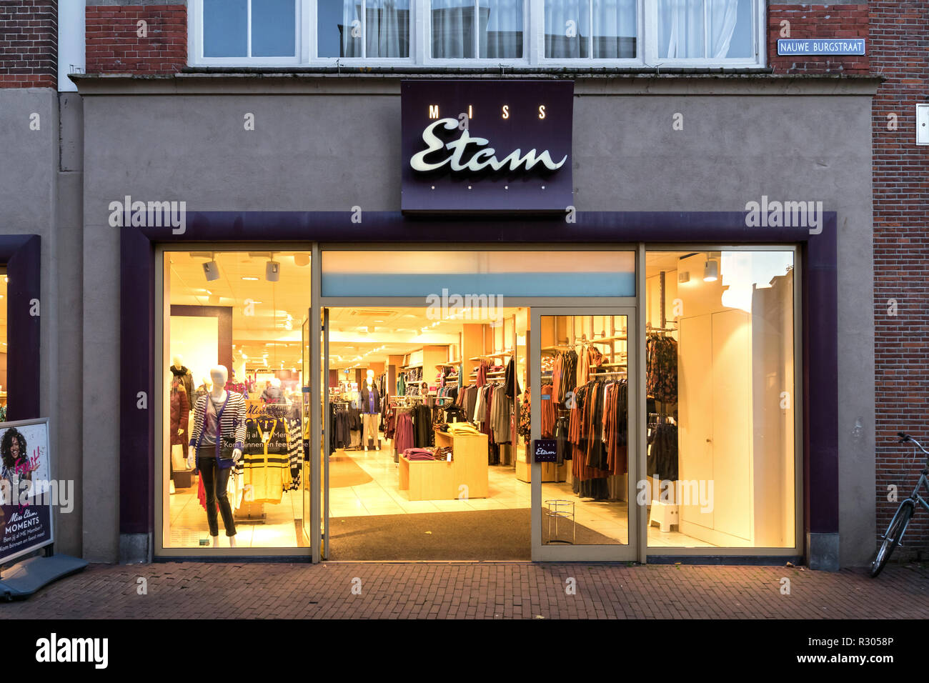 Miss Etam branch in Sneek, the Netherlands. Miss Etam is a Dutch clothing retailer for women and has a history of than 90 years Stock Photo - Alamy