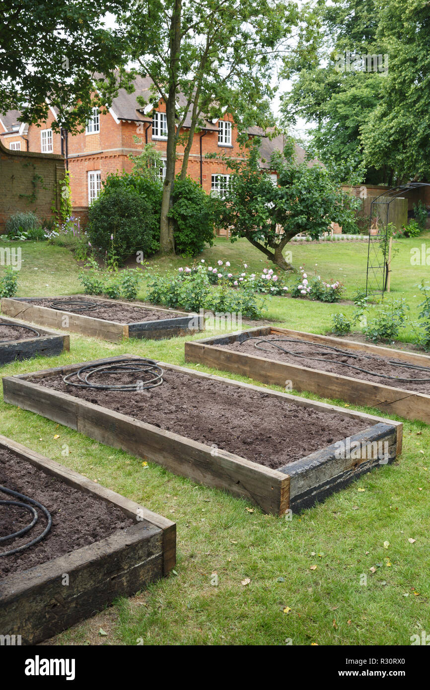 Garden sleepers hires stock photography and images Alamy