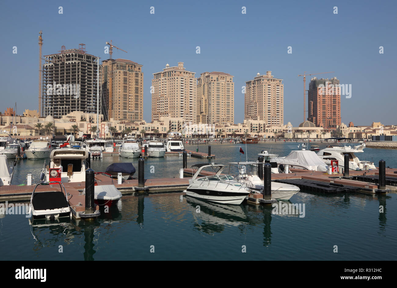 Qatar rowing boat hi-res stock photography and images - Alamy