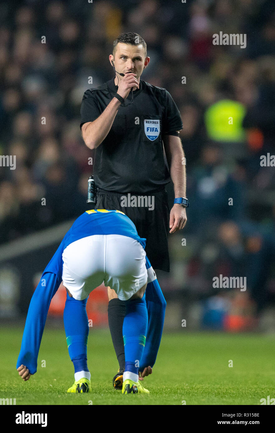 Milton Keynes, UK. 20th November, 2018. Referee Michael Oliver blows his whistle to stop play as Neymar (Paris Saint-Germain) of Brazil goes down injured during the International match between Brazil and Cameroon at stadium:mk, Milton Keynes, England on 20 November 2018. Photo by Andy Rowland. Credit: Andrew Rowland/Alamy Live News Stock Photo
