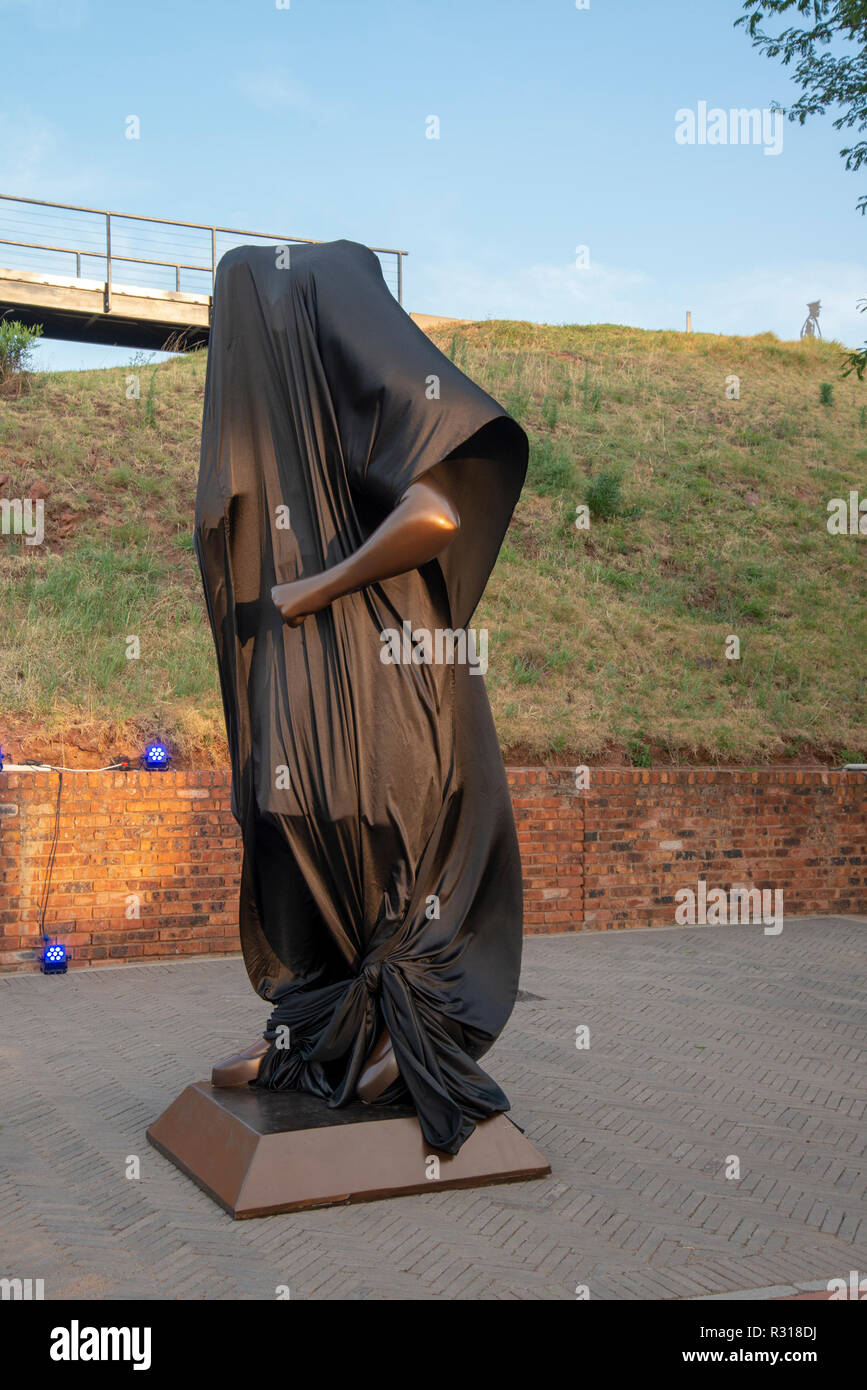 Johannesburg, South Africa, 20 November, 2018. UNICEF celebrates World Children's Day in South Africa on Constitution Hill. To commemorate the day, the organization lit the old Women's Jail here blue and installed a new statue called 'Hope.' The Constitutional Court is situated on Constitution Hill, where the Apartheid government in the past held prisoners, including Nelson Mandela. Credit: Eva-Lotta Jansson/Alamy Live News Stock Photo