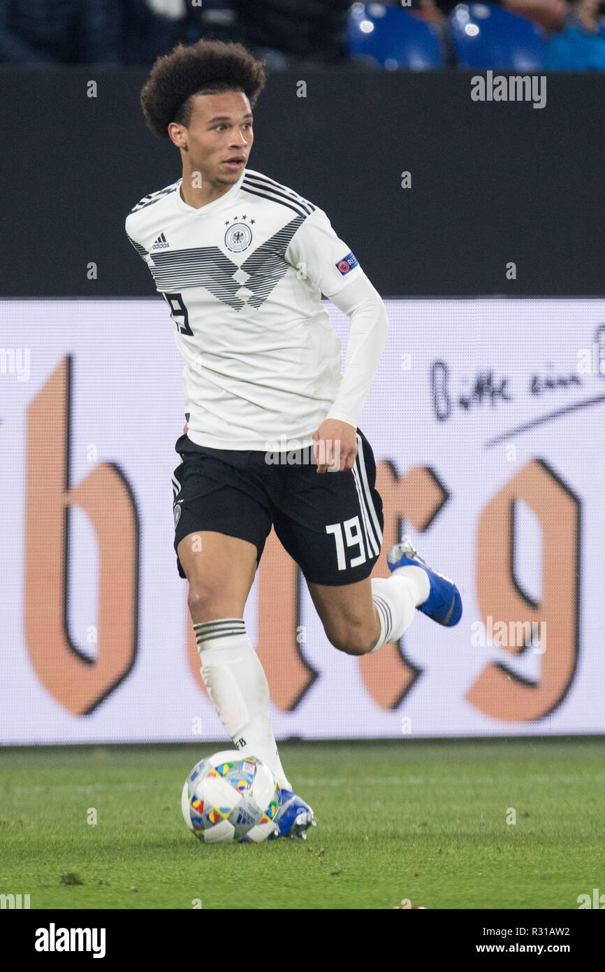 Leroy SANE (GER) with Ball, Single Action with Ball, Action, Full Character, Vertical, Soccer Laender, Nations League, Germany (GER) - Netherlands (NED) 2: 2, 19/11/2018 in Gelsenkirchen / Germany. ¬ | usage worldwide Stock Photo