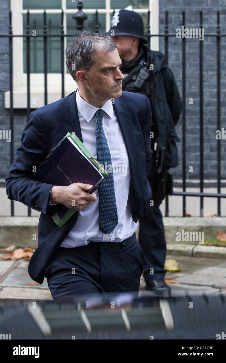 London, UK. 21st November, 2018. Julian Smith MP, Chief Whip, leaves 11 Downing Street to attend Prime Minister's Questions at the House of Commons on the day on which Prime Minister Theresa May is scheduled to travel to Brussels to attend discussions with Jean-Claude Juncker, President of the European Commission, regarding a political declaration to accompany the EU withdrawal agreement. Credit: Mark Kerrison/Alamy Live News Stock Photo