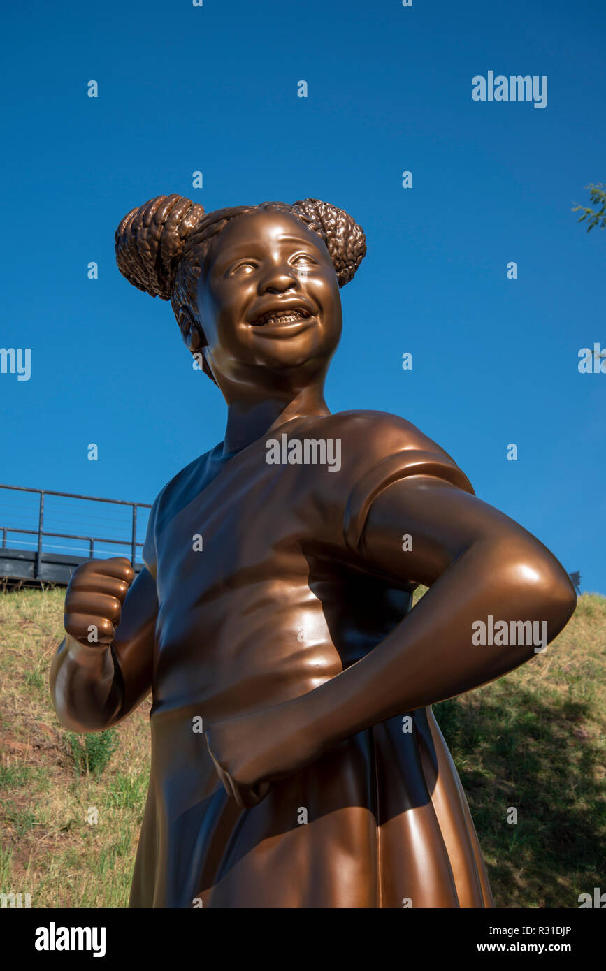Johannesburg, South Africa, 21 November, 2018. New statue Hope, which was unveiled late last night at a UNICEF function celebrating World Children's Day. The girl figure symbolically acknowledges the presence of children at the Women's Jail prison complex, where they were often imprisoned together with their mothers during Apartheid, according to the Constitution Hill museum site. The Constitutional Court is situated on Constitution Hill, where the Apartheid government in the past held prisoners, including Nelson Mandela. Credit: Eva-Lotta Jansson/Alamy Live News Stock Photo
